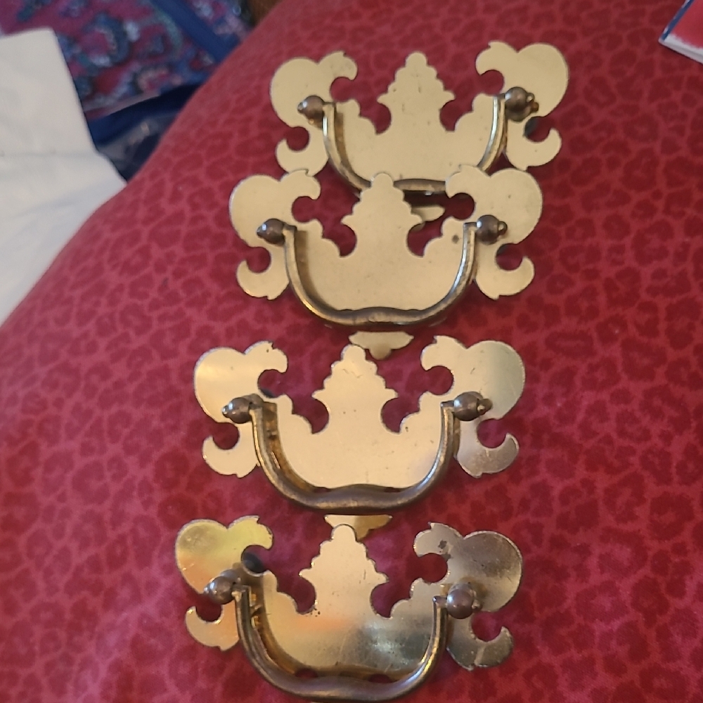 Elegant Chippendale Drawer Pulls